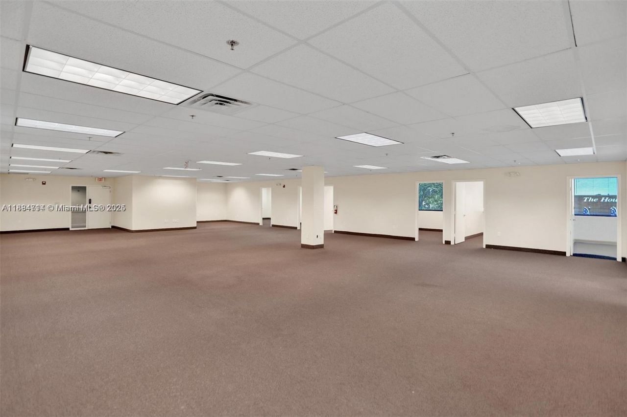 2870 Stirling Rd, Hollywood, FL 33020 Photo