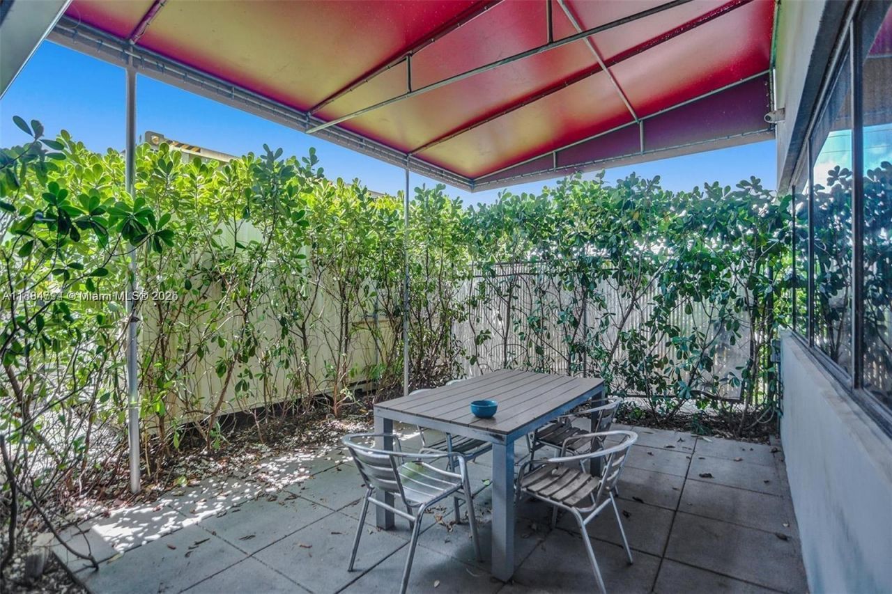 2870 Stirling Rd, Hollywood, FL 33020 Photo