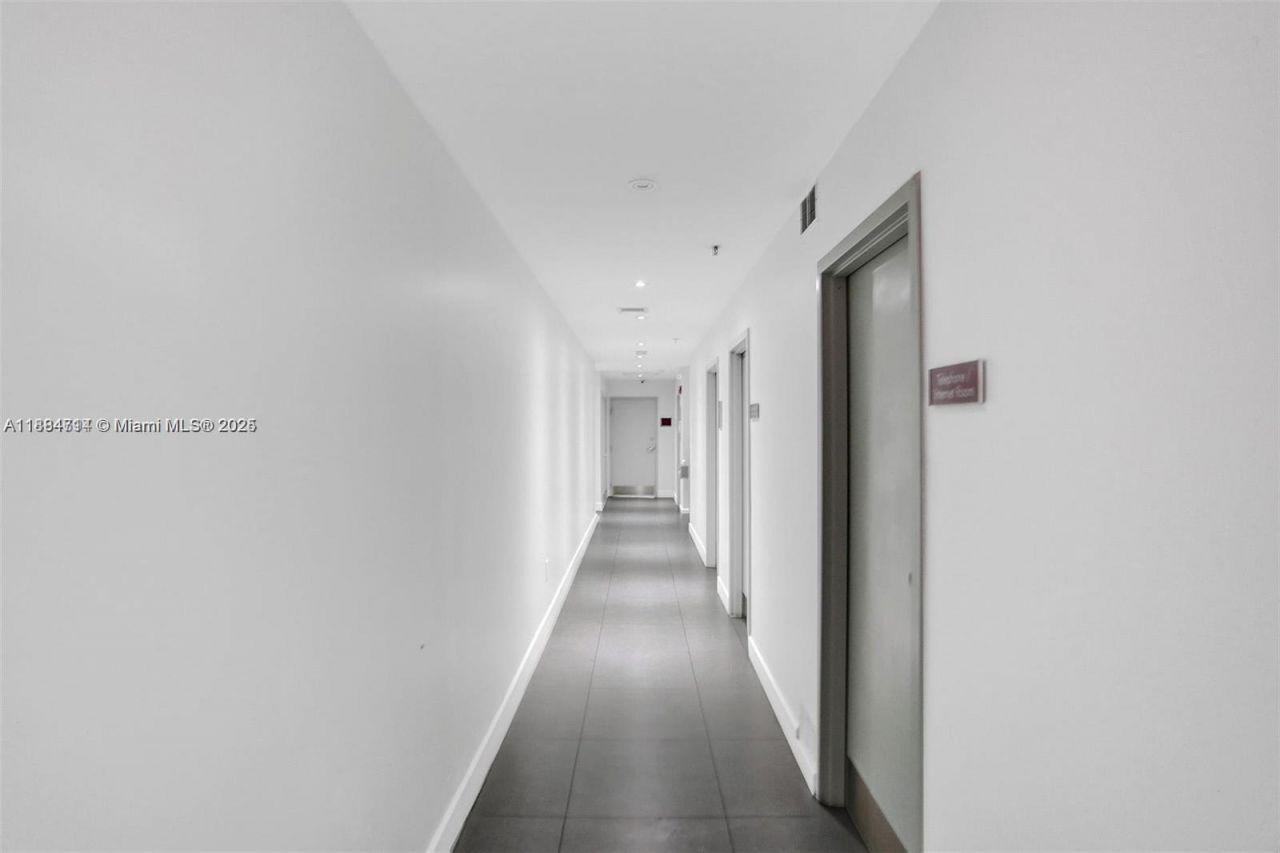 2870 Stirling Rd, Hollywood, FL 33020 Photo