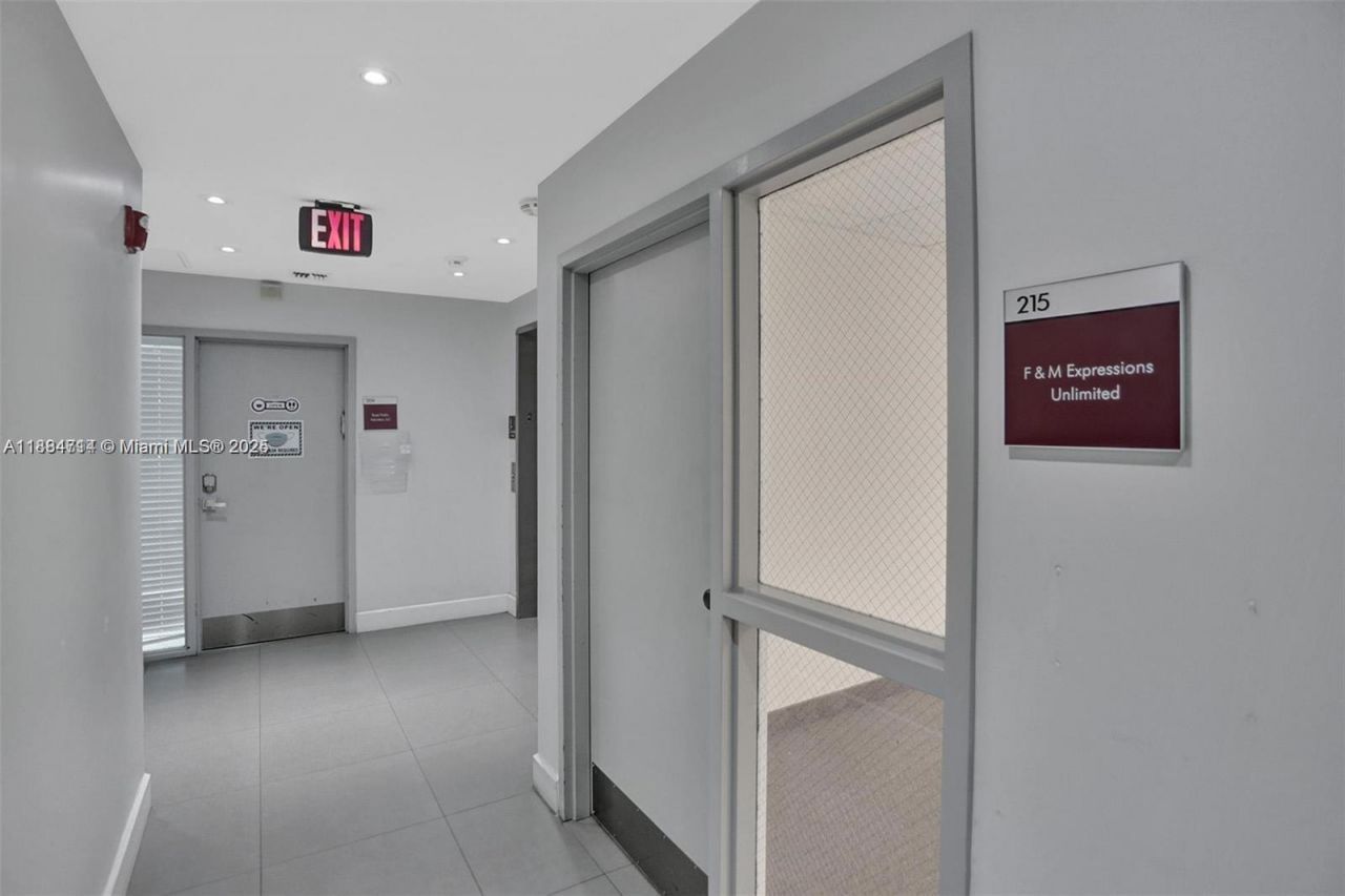 2870 Stirling Rd, Hollywood, FL 33020 Photo