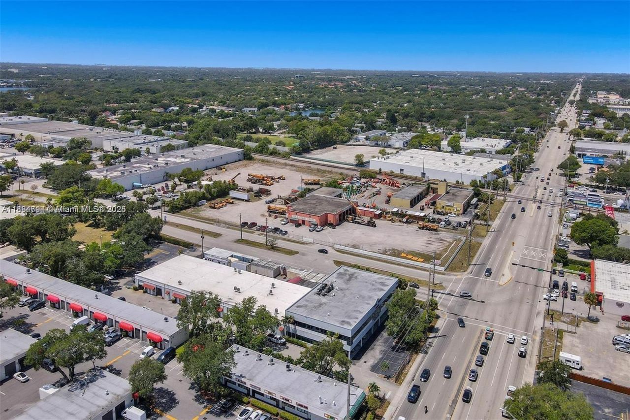 2870 Stirling Rd, Hollywood, FL 33020 Photo