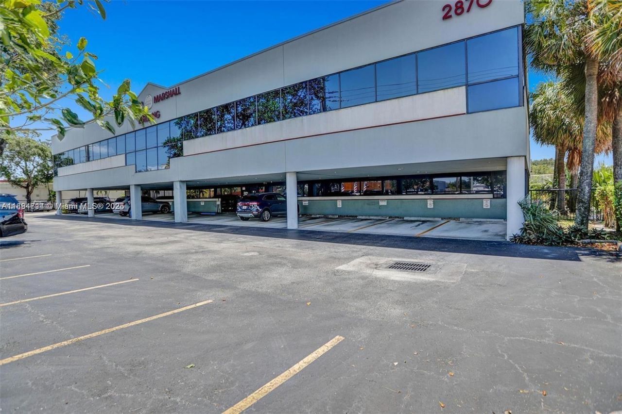 2870 Stirling Rd, Hollywood, FL 33020 Photo