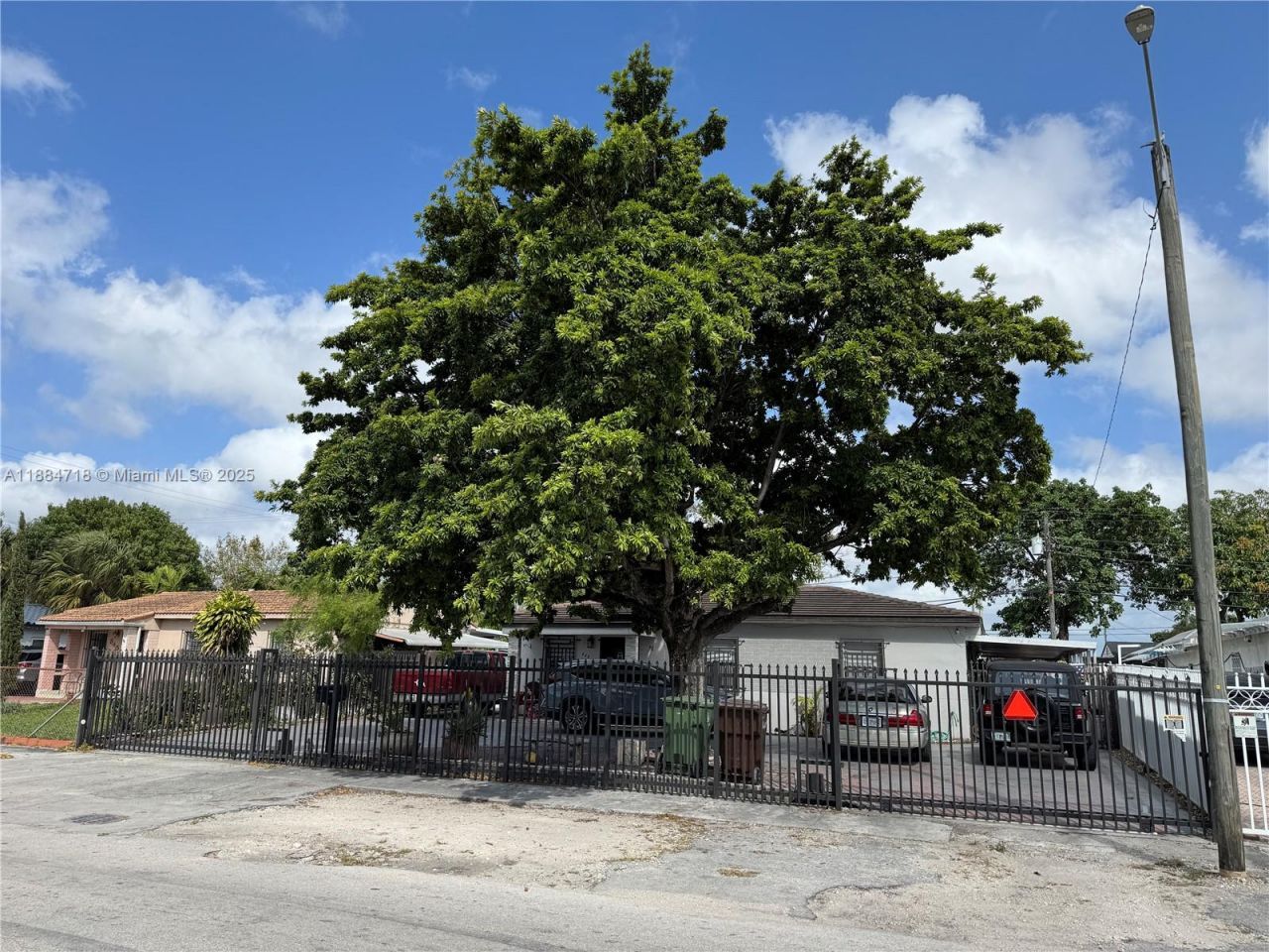 825 E 9th Ln, Hialeah, FL 33010 Photo