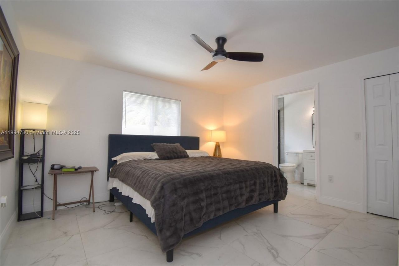 830 NW 19th Ter, Fort Lauderdale, FL 33311 Photo