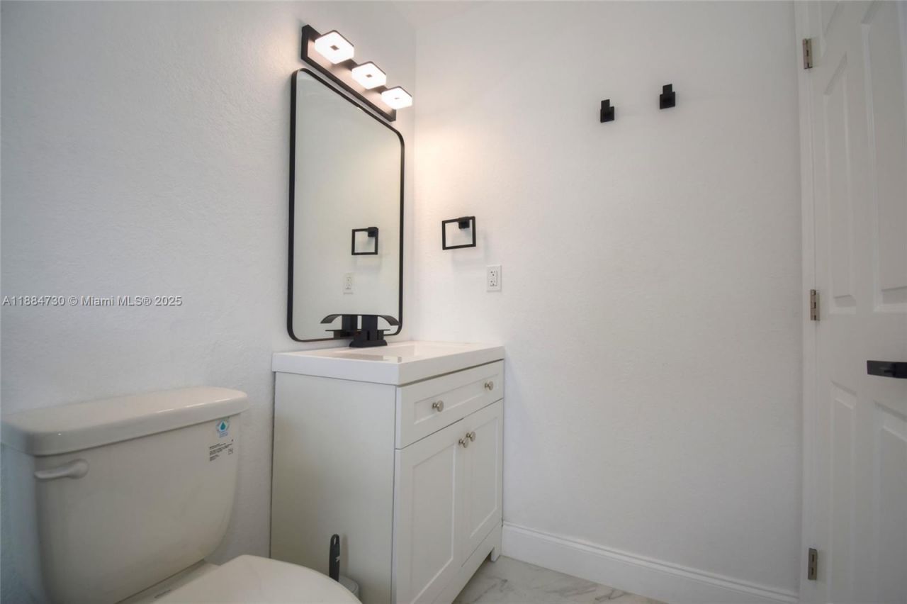 830 NW 19th Ter, Fort Lauderdale, FL 33311 Photo