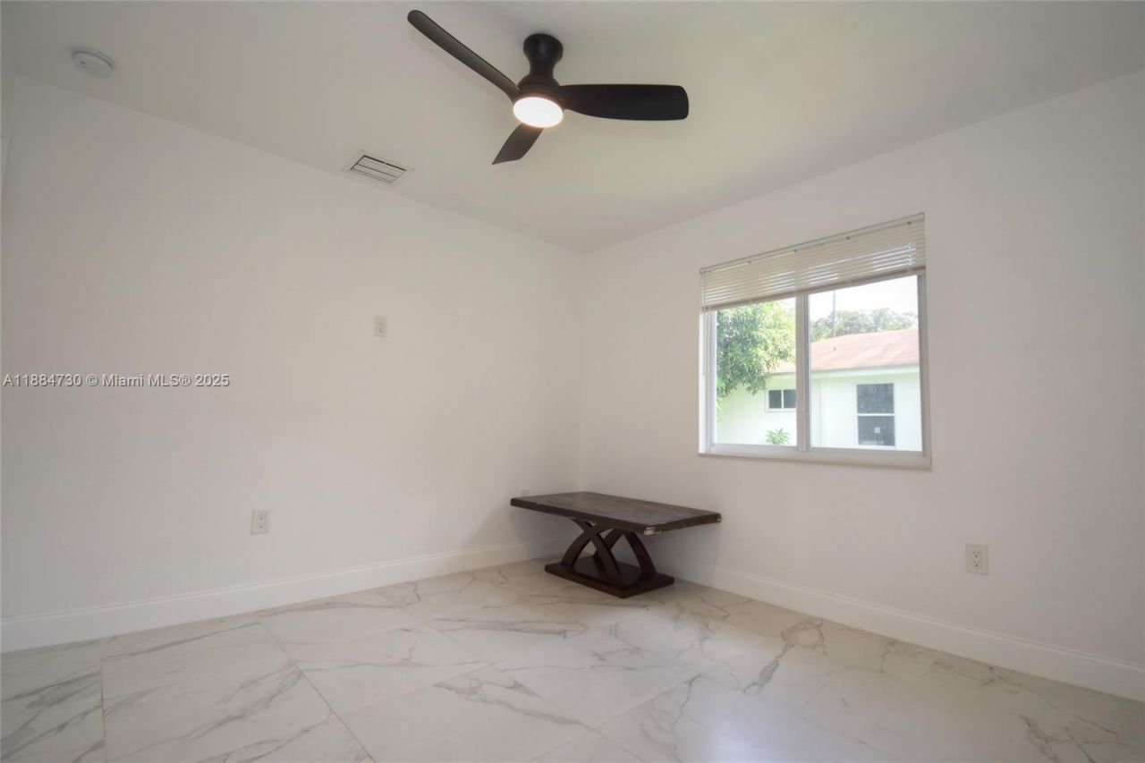 830 NW 19th Ter, Fort Lauderdale, FL 33311 Photo