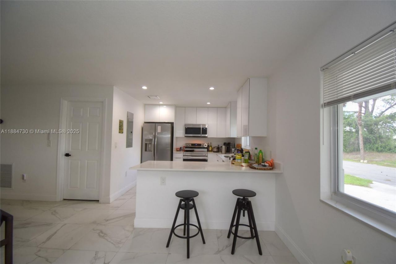 830 NW 19th Ter, Fort Lauderdale, FL 33311 Photo