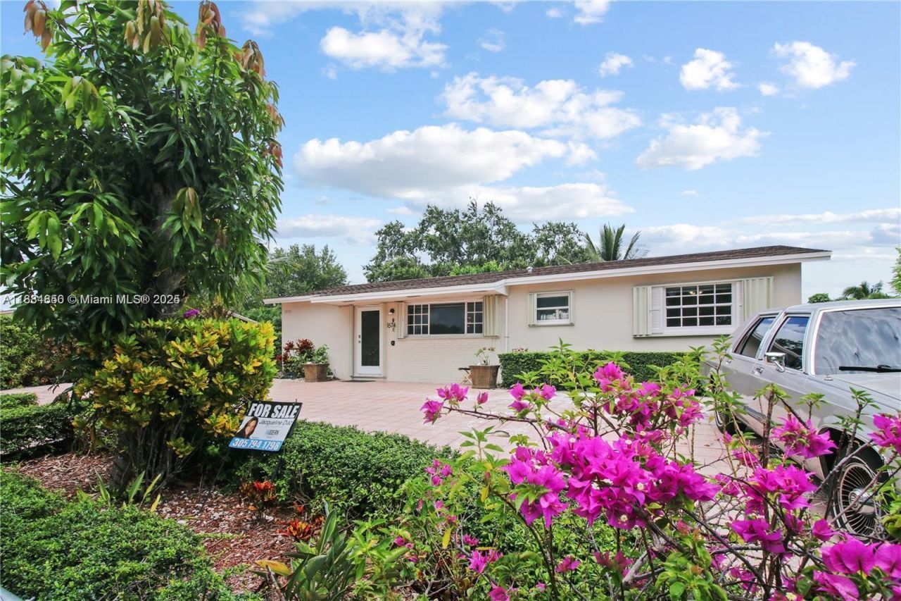 15745 SW 303rd Ter, Homestead, FL 33033 Main Photo