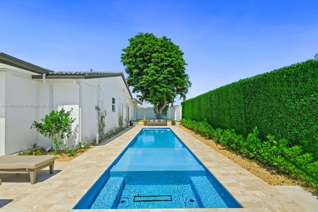 2830 NE 56 Ct, Fort Lauderdale, FL 33308 Photo