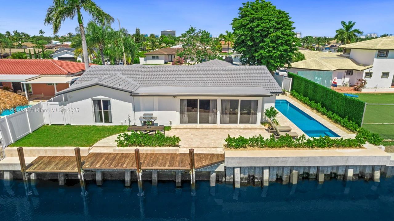 2830 NE 56 Ct, Fort Lauderdale, FL 33308 Photo