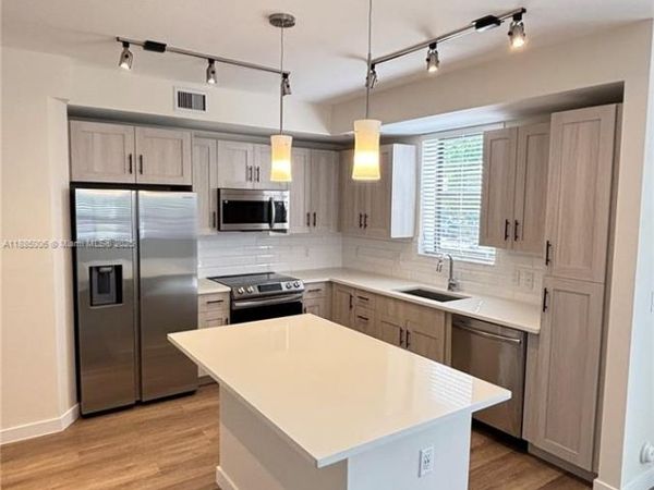 8894 NW 44 St, Unit 6-114, Sunrise, FL 33351