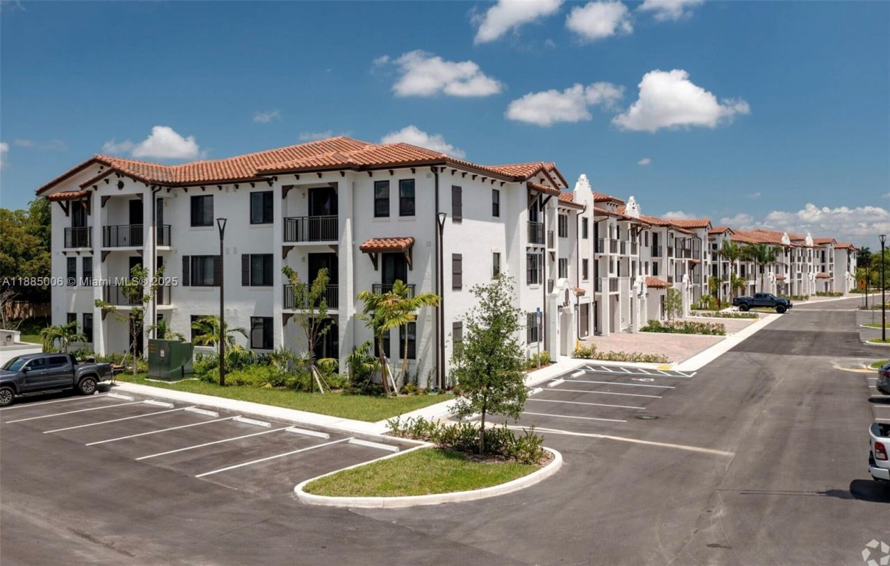 8894 NW 44 St, Unit 6-114, Sunrise, FL 33351 Photo