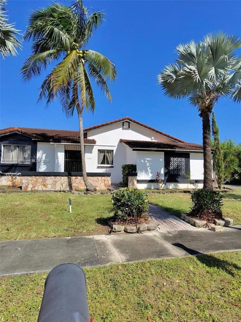 7821 SW 197th Ter, Cutler Bay, FL 33189 Photo