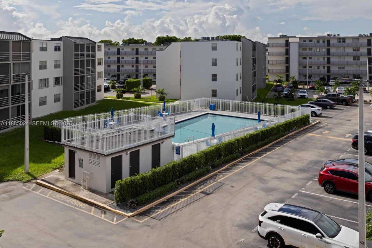 14180 SW 84th St, Unit 407-G, Miami, FL 33183 Photo