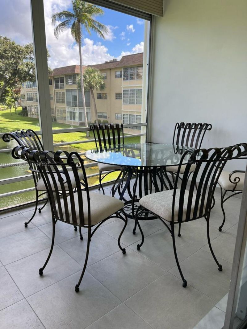 5051 W Oakland Park Blvd, Unit 204, Lauderdale Lakes, FL 33313 Photo