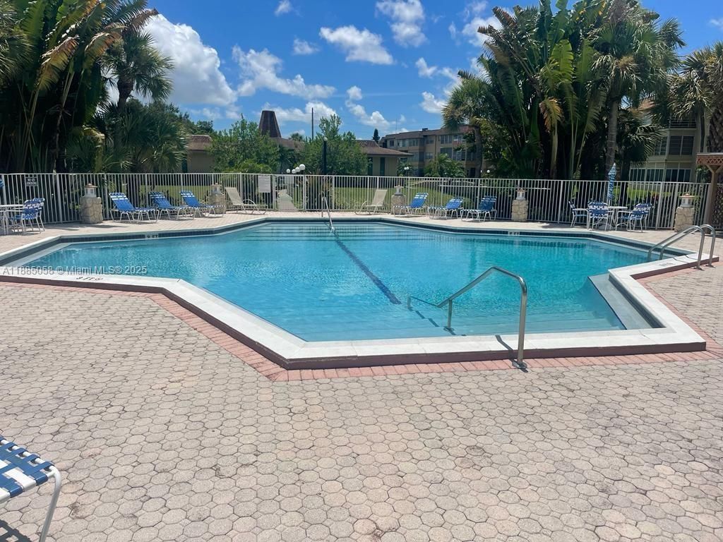 5051 W Oakland Park Blvd, Unit 204, Lauderdale Lakes, FL 33313 Photo