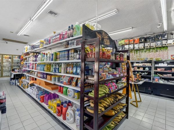 Convenience Store For Sale In Miami, Miami, FL 33135