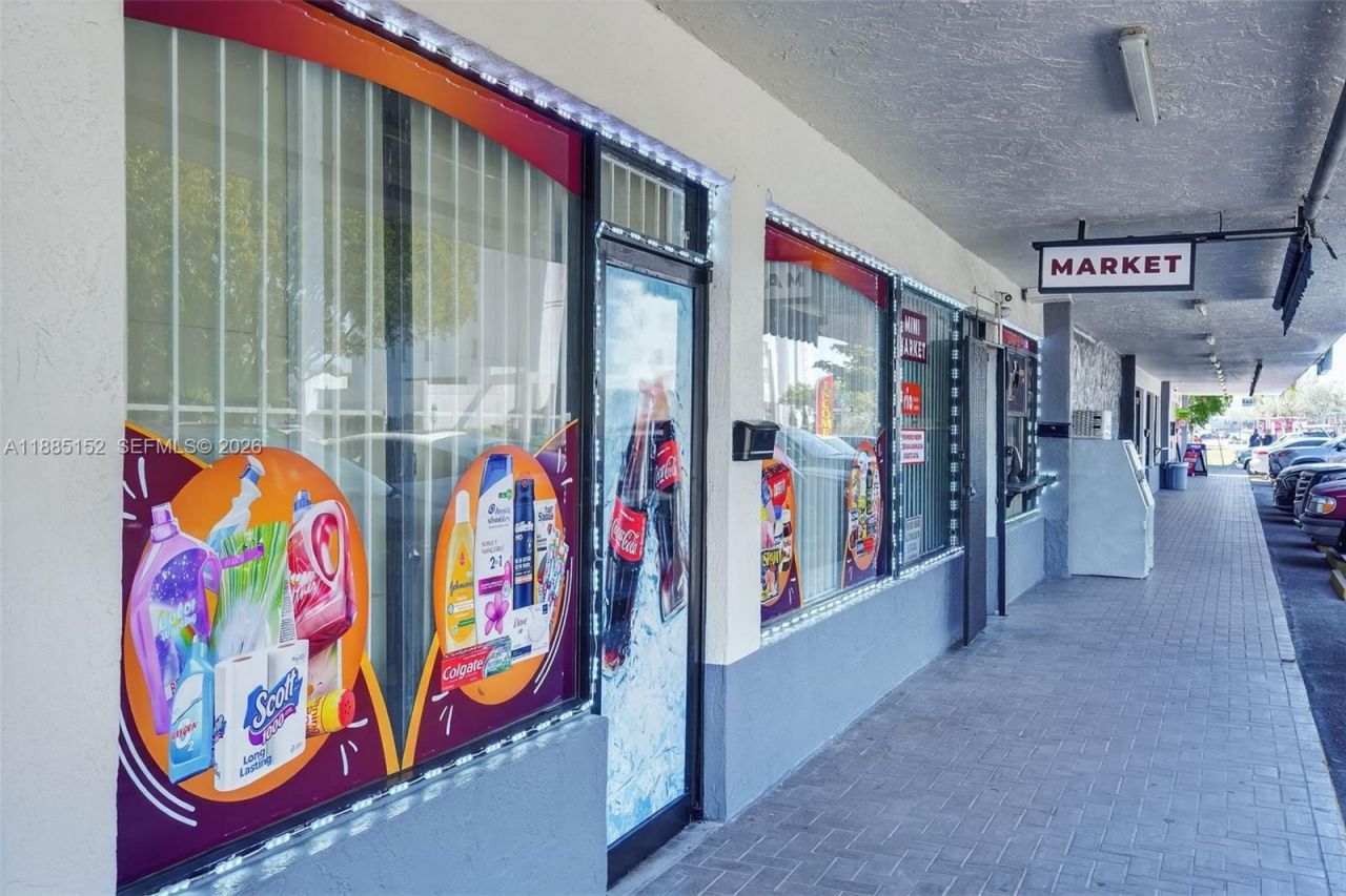 Convenience Store For Sale In Miami, Miami, FL 33135 Photo
