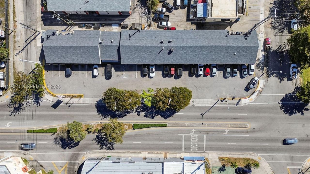 Convenience Store For Sale In Miami, Miami, FL 33135 Photo