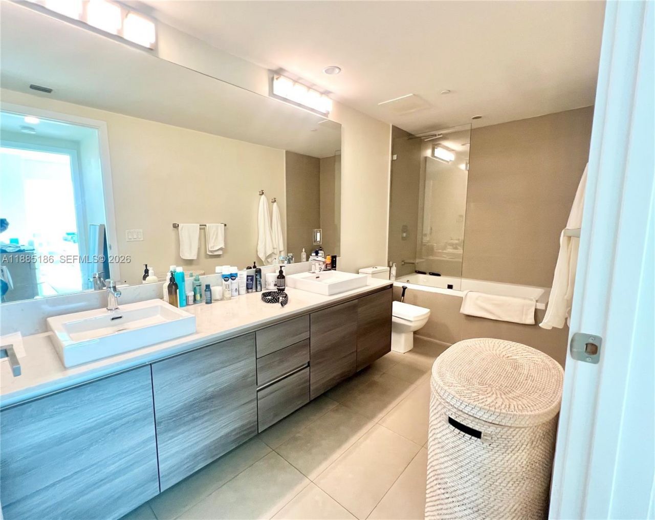 1080 Brickell Ave, Unit 2206, Miami, FL 33131 Photo