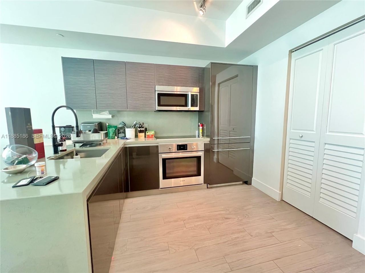 1080 Brickell Ave, Unit 2206, Miami, FL 33131 Photo