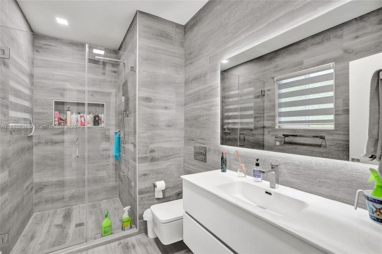 3784 Sheridan Ave, Miami Beach, FL 33140 Photo