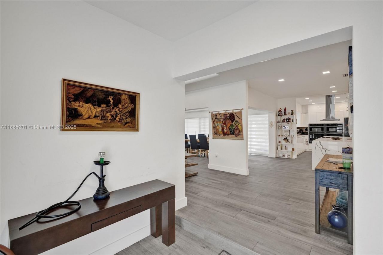 3784 Sheridan Ave, Miami Beach, FL 33140 Photo