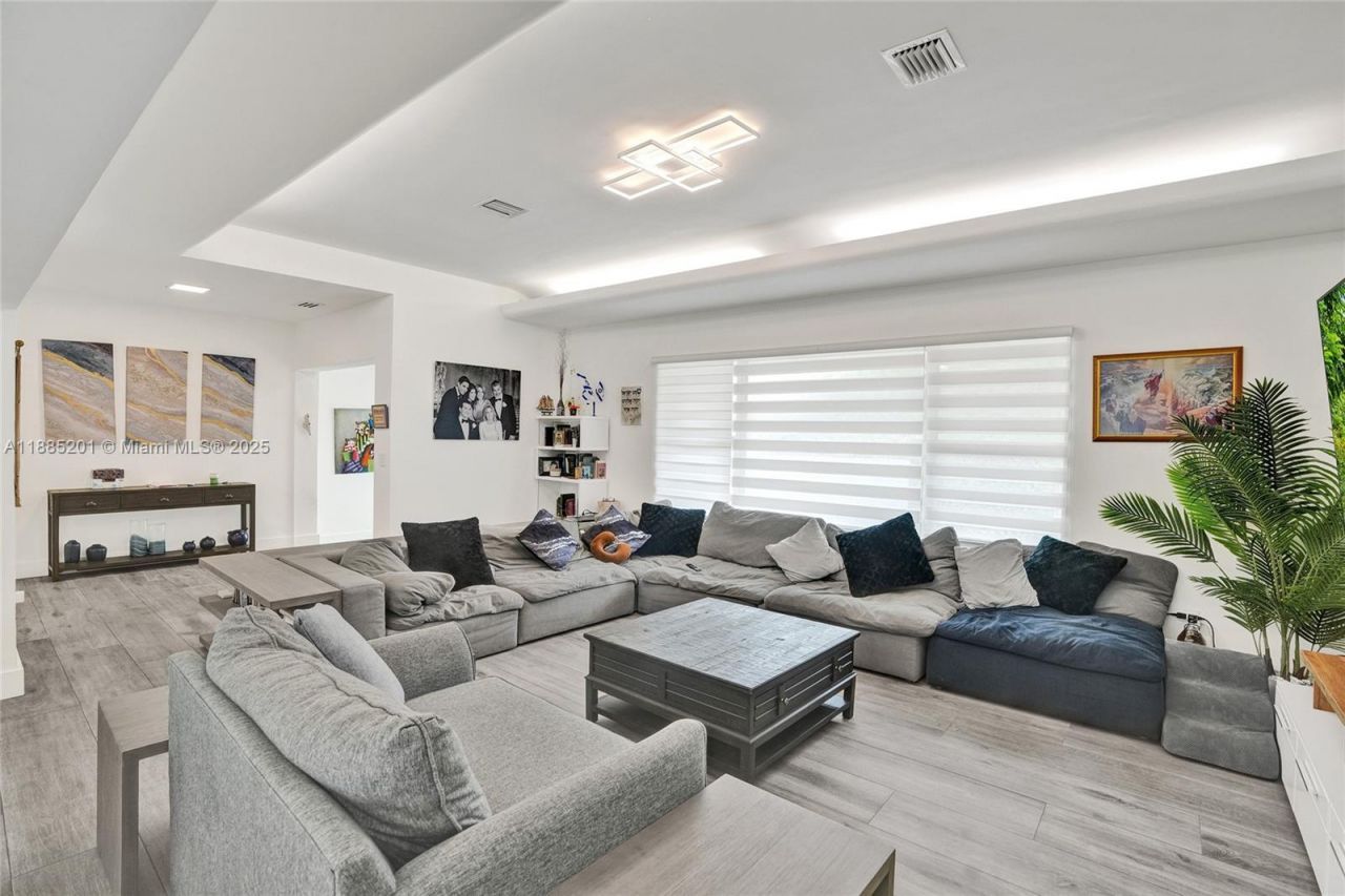 3784 Sheridan Ave, Miami Beach, FL 33140 Photo