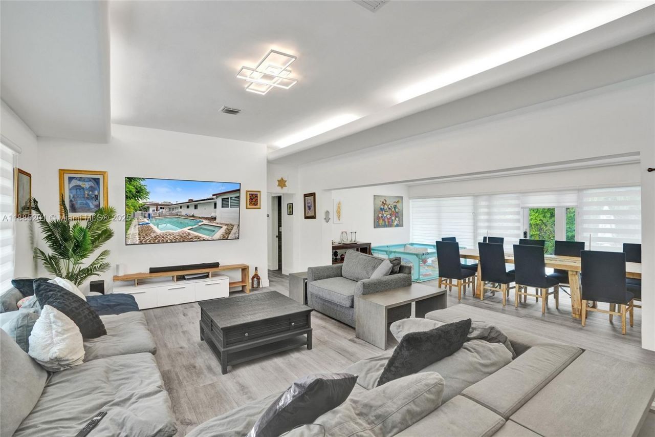 3784 Sheridan Ave, Miami Beach, FL 33140 Photo