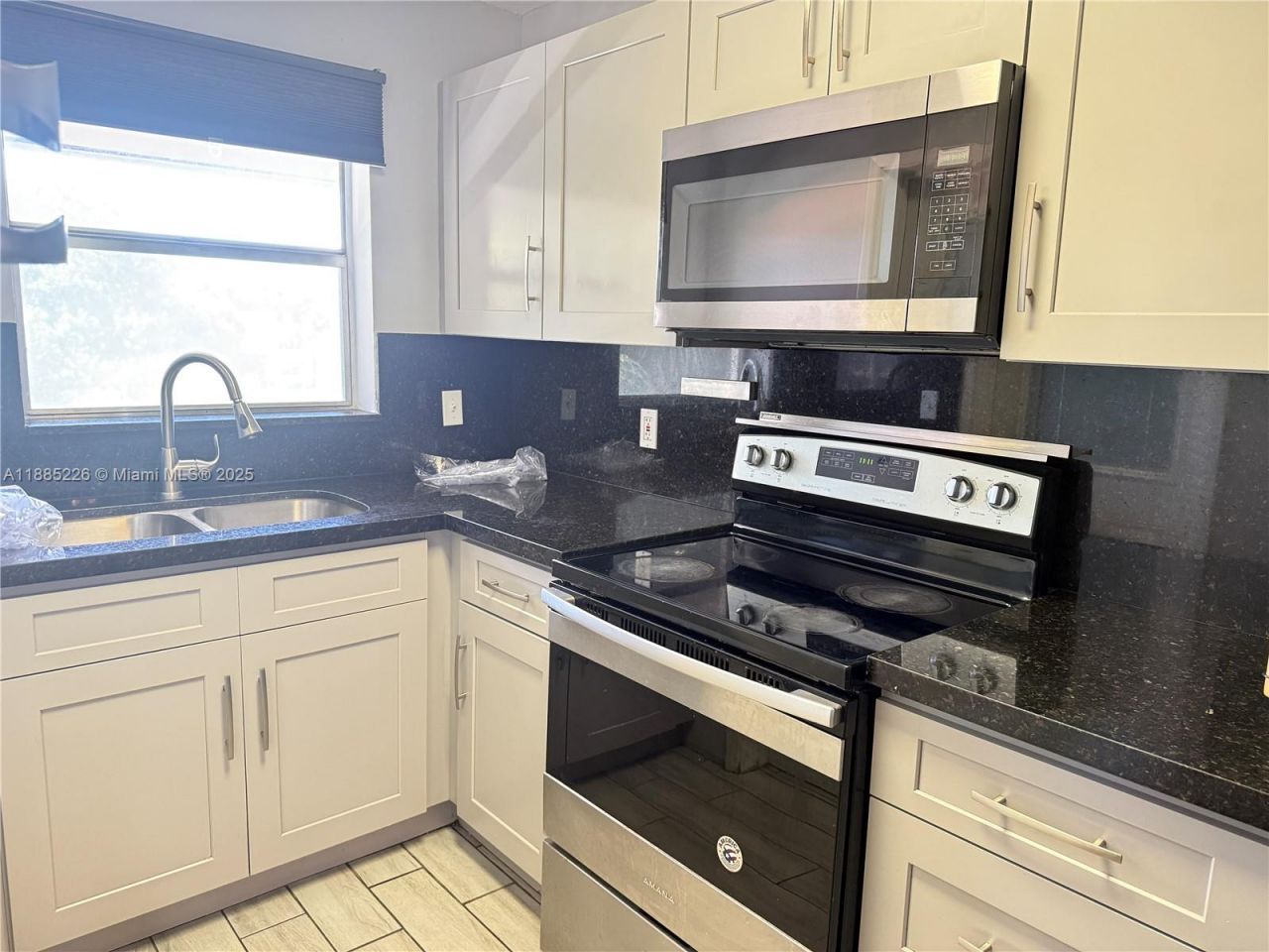 250 Layne Blvd, Unit 307, Hallandale Beach, FL 33009 Photo