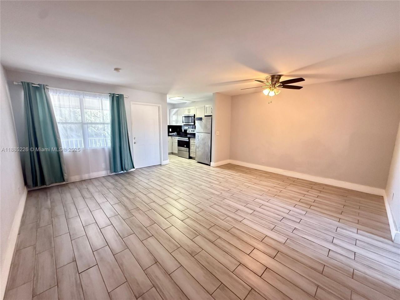 250 Layne Blvd, Unit 307, Hallandale Beach, FL 33009 Photo