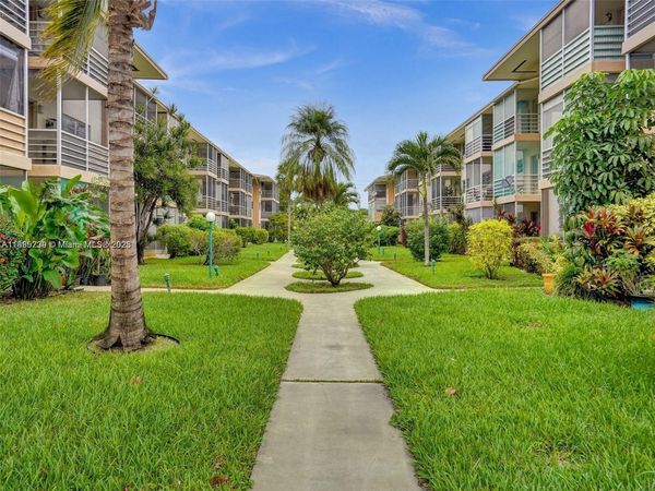 1395 NE 167th St, Unit 315, Miami, FL 33162