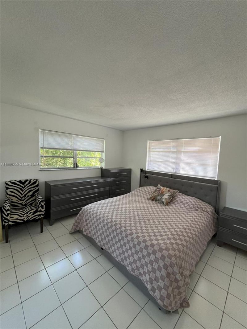 1395 NE 167th St, Unit 315, Miami, FL 33162 Photo