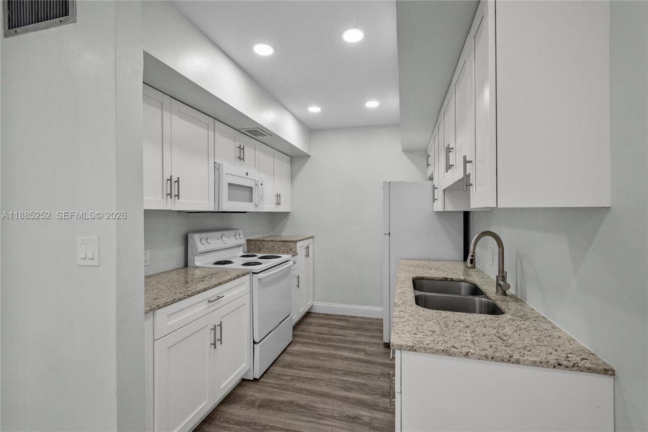 245 NE 191st St, Unit 3014, Miami, FL 33179 Photo
