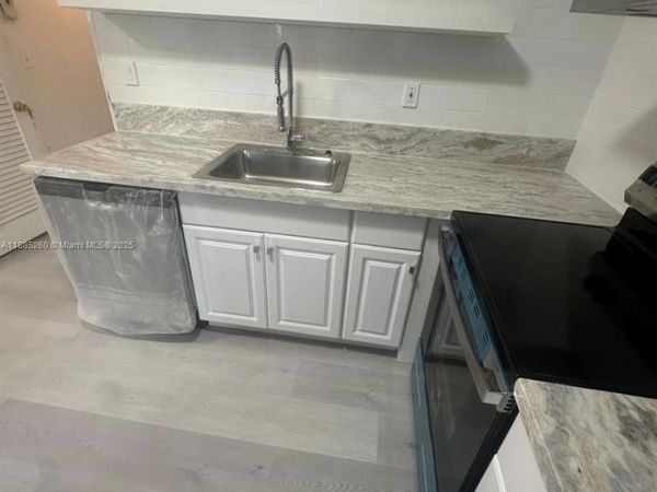 1120 102nd St, Unit 15, Bay Harbor Islands, FL 33154