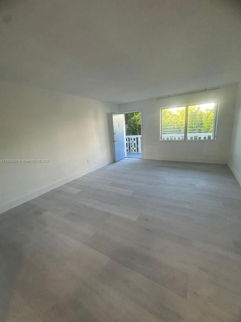 1120 102nd St, Unit 15, Bay Harbor Islands, FL 33154 Photo