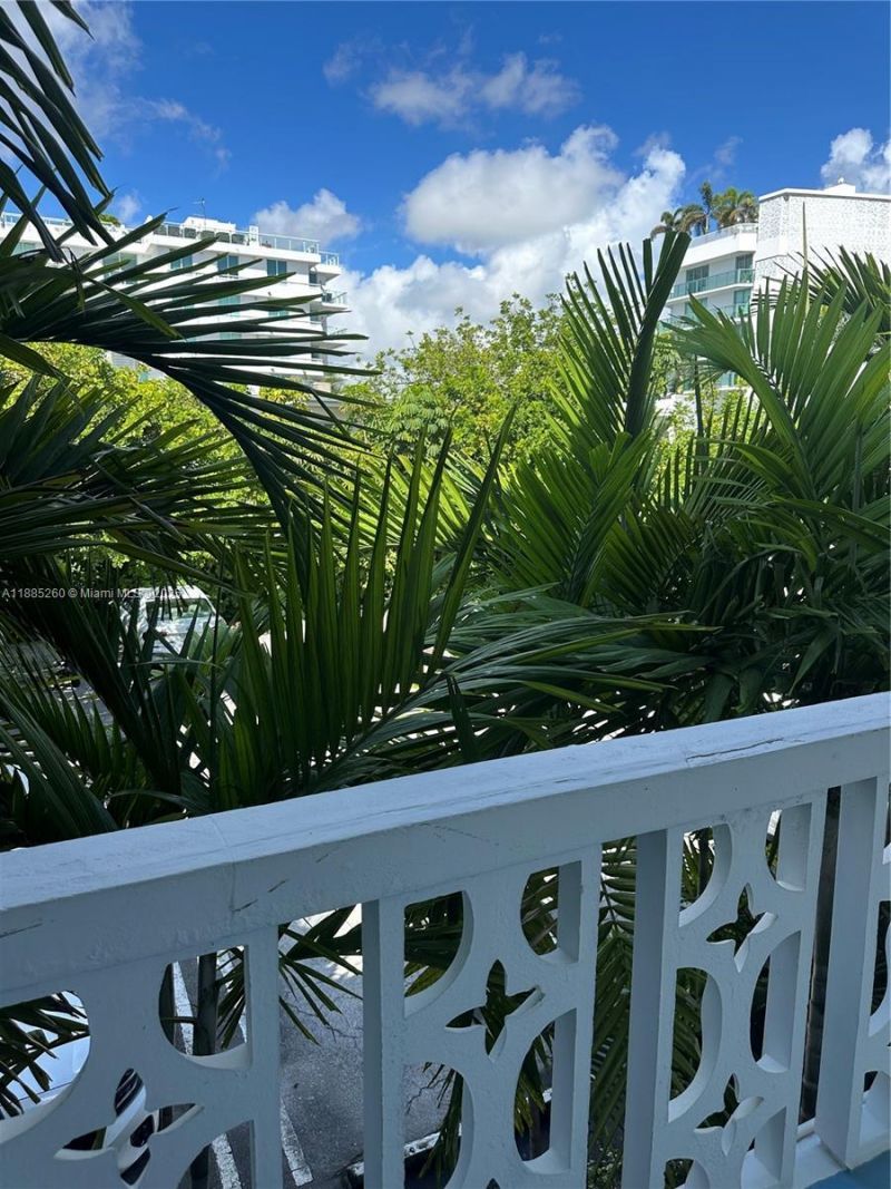 1120 102nd St, Unit 15, Bay Harbor Islands, FL 33154 Photo