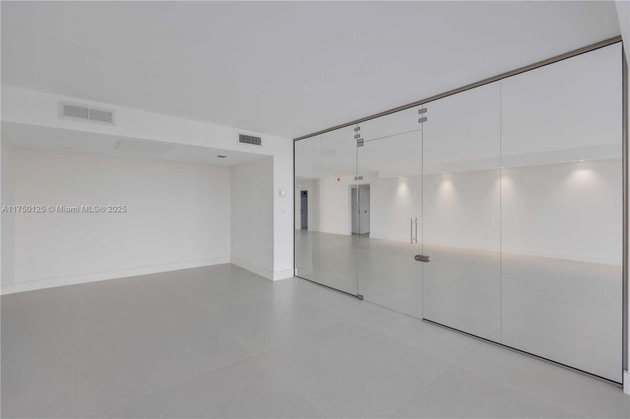 5500 Collins Ave, Unit 802, Miami Beach, FL 33140 Photo