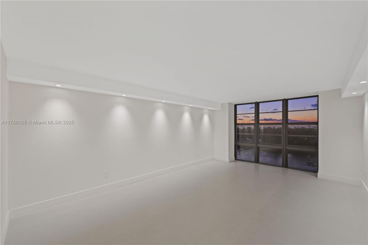 5500 Collins Ave, Unit 802, Miami Beach, FL 33140 Photo