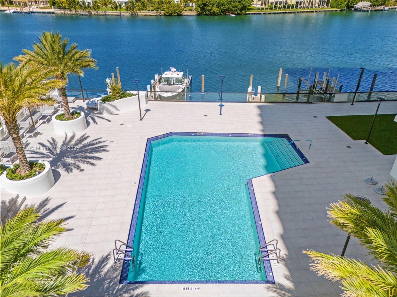 5500 Collins Ave, Unit 802, Miami Beach, FL 33140 Photo