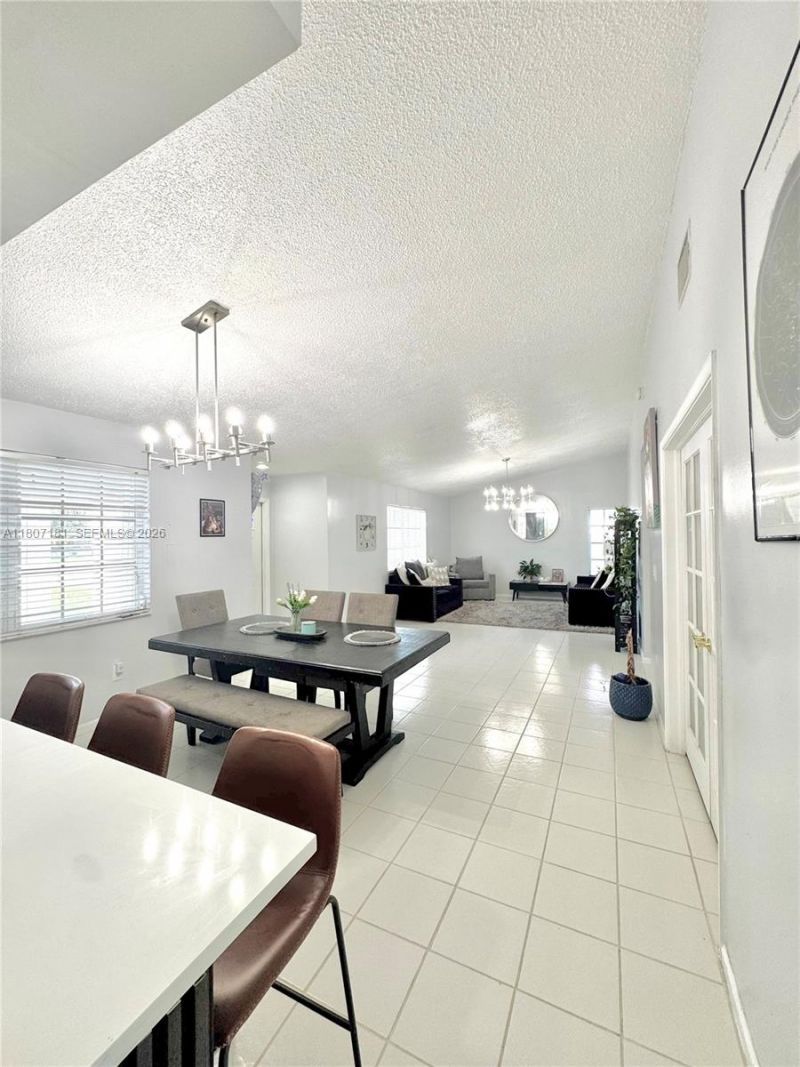 15421 SW 158th St, Miami, FL 33187 Photo