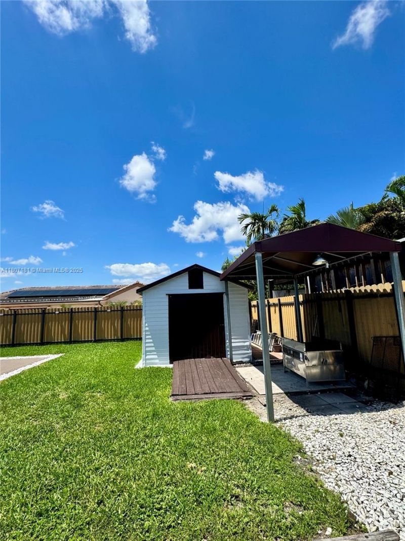 15421 SW 158th St, Miami, FL 33187 Photo