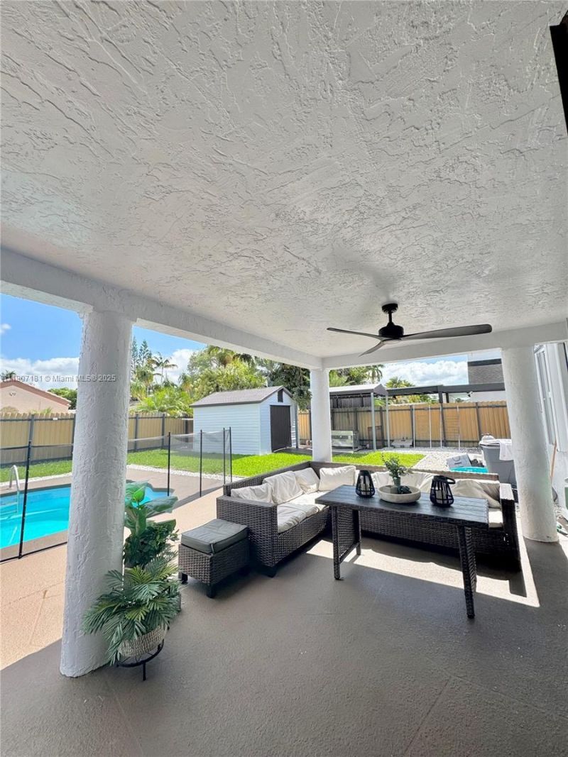 15421 SW 158th St, Miami, FL 33187 Photo