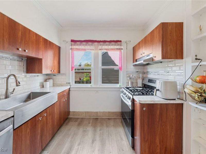 7115 Hampstead Avenue, Parma, OH 44129 Photo 8