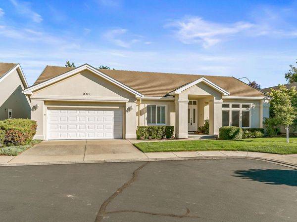 601 Summerwood Drive, Medford, OR 97504