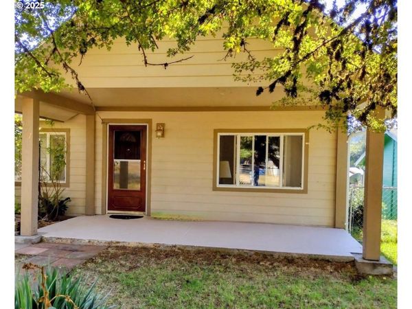 177 SE EGBERT AVE, Siletz, OR 97380