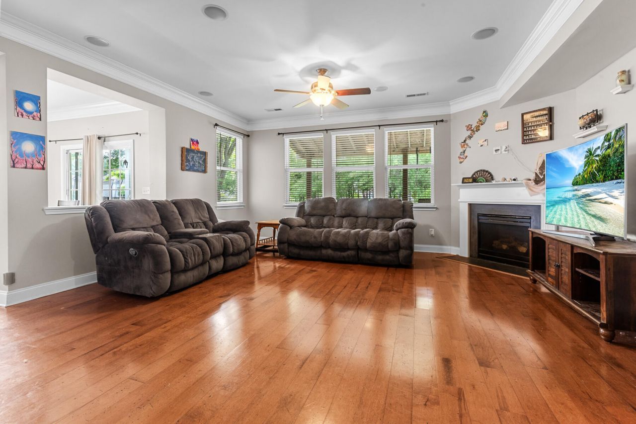 218 Austin Creek Court Photo 9