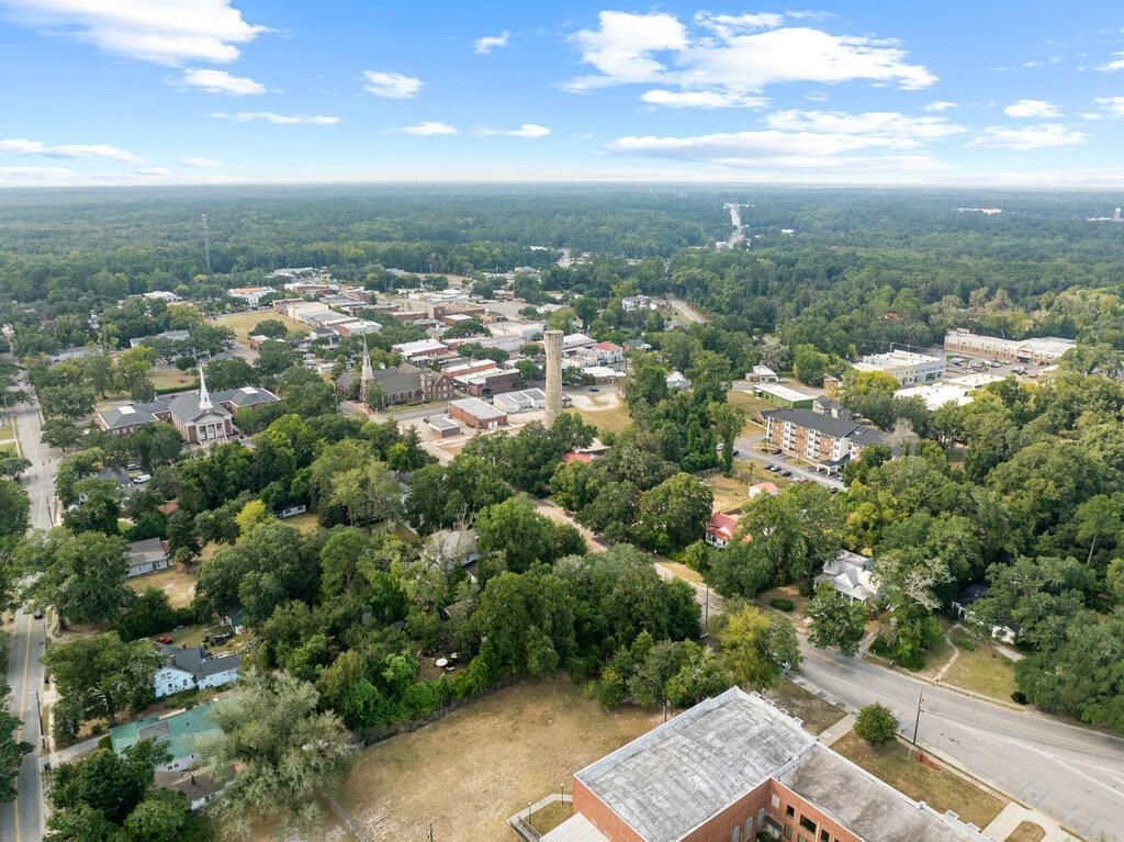 487 Hampton Street Photo 10