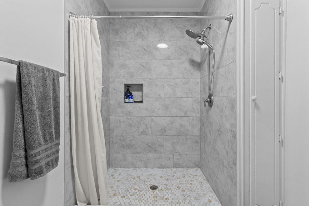 487 Hampton Street Photo 21