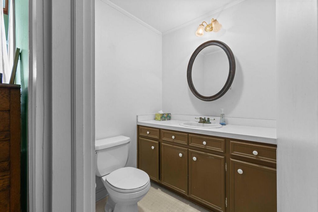 487 Hampton Street Photo 25